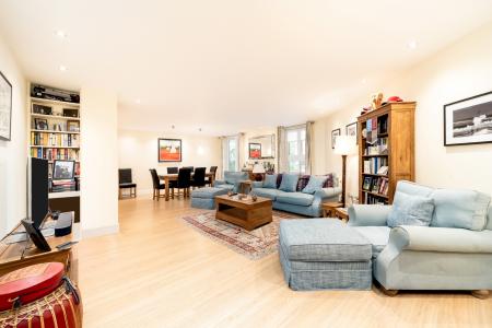 Reception Room (3)