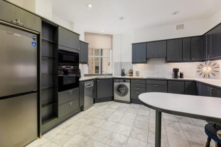 Ashley Gardens 110 Kitchen