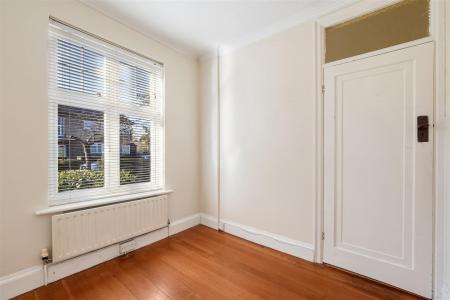 Grove Avenue 5 14692 04 02 26-016.jpg