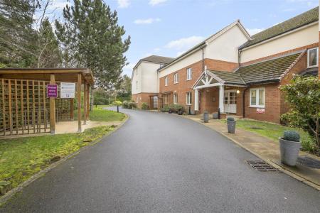 Calverley Court 33-004.jpg