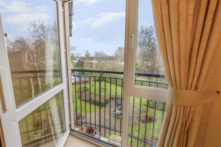 Calverley Court 33-015.jpg