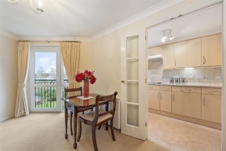 Calverley Court 33-011.jpg