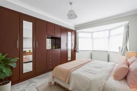 master-bedroom-before - Bedroom - Standard - 10.jp