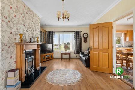 72 Orchard Rd, Strabane BT82 9QT (23 of 40).jpg