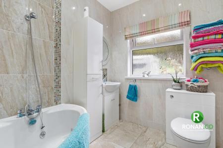 19 Tulacorr Drive, Strabane (28 of 37).jpg