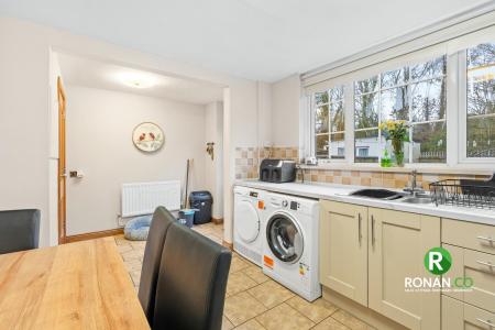 318 Lisnafin Park, Strabane BT82 9DN (13 of 20).jpg