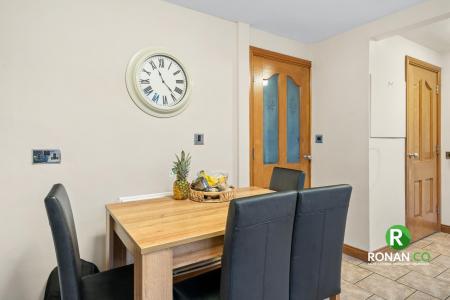 318 Lisnafin Park, Strabane BT82 9DN (12 of 20).jpg