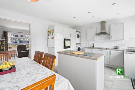 35 Ashgrove Park (17 of 20).jpg