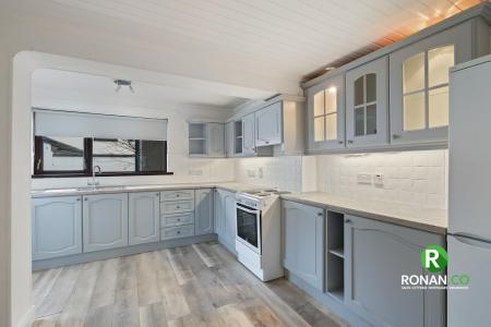 15 Ballyfatten Park, Sion Mills, BT829QG (13 of 23).jpg