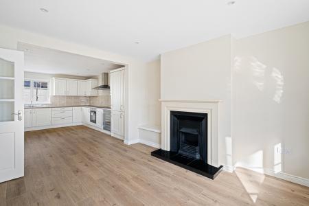 8 Pearse Gardens, Strabane, BT82 9AS-16.jpg
