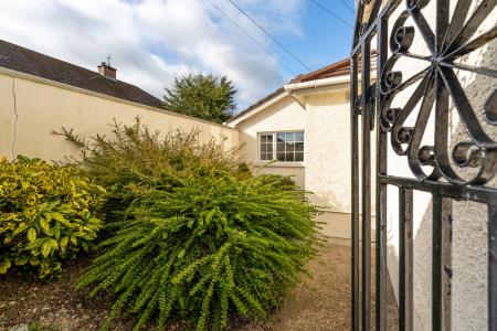 8 Pearse Gardens, Strabane, BT82 9AS-7.jpg