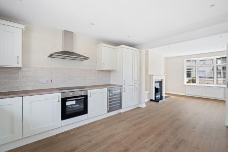 8 Pearse Gardens, Strabane, BT82 9AS-18.jpg