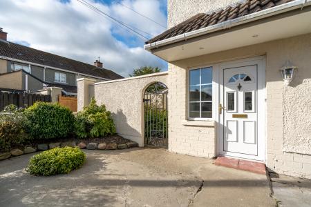 8 Pearse Gardens, Strabane, BT82 9AS-6.jpg