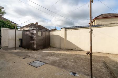 8 Pearse Gardens, Strabane, BT82 9AS-9.jpg