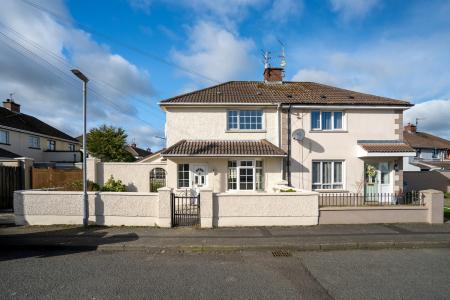 8 Pearse Gardens, Strabane, BT82 9AS-3.jpg