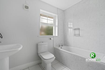 50 Lampton Court, Strabane, BT82 9TA (15 of 22).jpg