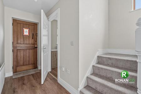 24 Castletown Court, Strabane, BT82 9FZ (11 of 32).jpg