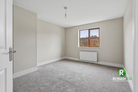 24 Castletown Court, Strabane, BT82 9FZ (23 of 32).jpg