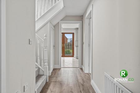 24 Castletown Court, Strabane, BT82 9FZ (10 of 32).jpg