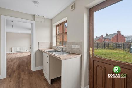 24 Castletown Court, Strabane, BT82 9FZ (20 of 32).jpg
