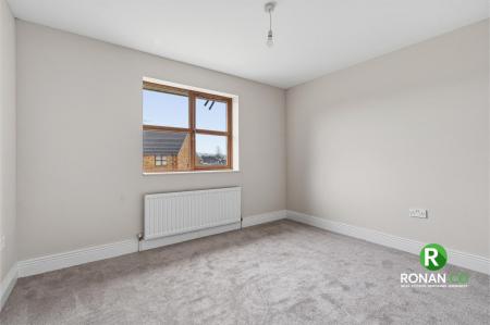 24 Castletown Court, Strabane, BT82 9FZ (27 of 32).jpg