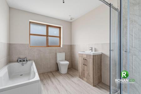 24 Castletown Court, Strabane, BT82 9FZ (26 of 32).jpg