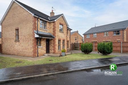 24 Castletown Court, Strabane, BT82 9FZ (4 of 32).jpg