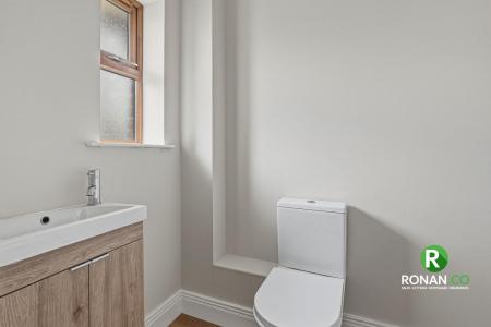 24 Castletown Court, Strabane, BT82 9FZ (12 of 32).jpg