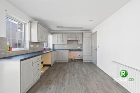 113 Springhill Park, Strabane, BT82 8BZ (14 of 24)