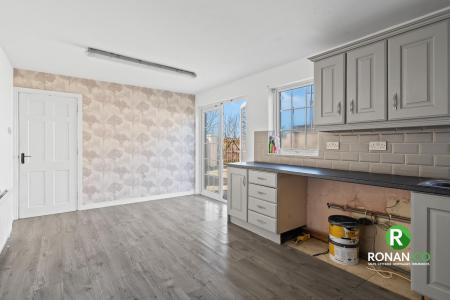 113 Springhill Park, Strabane, BT82 8BZ (13 of 24)