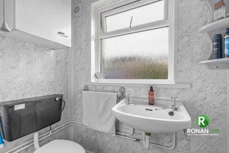 19 Beechmount Avenue, Strabame, BT82 9BD (14 of 20)