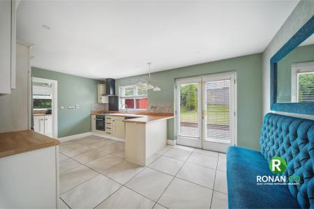 81 Castlegrange Park, Strabane, BT82 9WD-13
