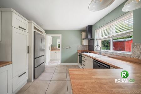81 Castlegrange Park, Strabane, BT82 9WD-14