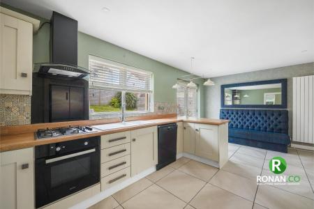 81 Castlegrange Park, Strabane, BT82 9WD-16