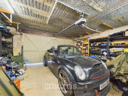Garage/Annexe