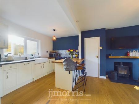 Living Room / Kitchen