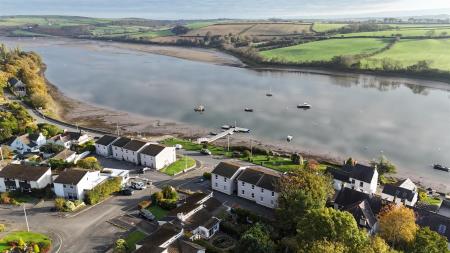 4 Glanteifion Flats, The Moorings St. Dogmaels, Ca