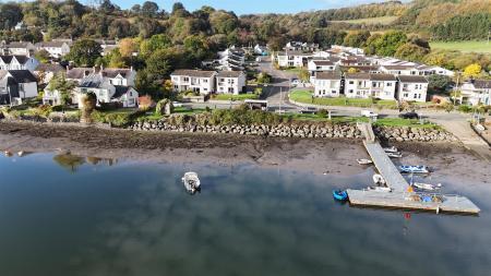 4 Glanteifion Flats, The Moorings St. Dogmaels, Ca