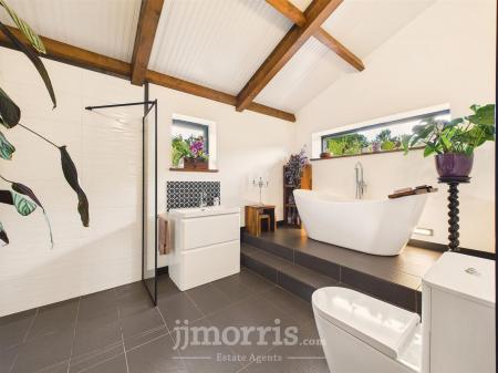 Ensuite Bathroom