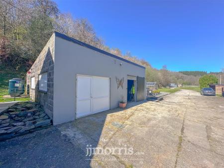 Garage/Workshop