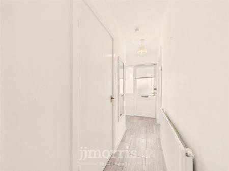 CAM05297G0-PR0102-STILL014.jpg
