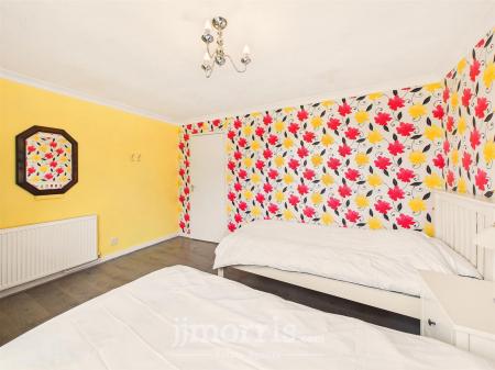 CAM05297G0-PR0099-STILL016.jpg