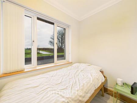 Bedroom/Office
