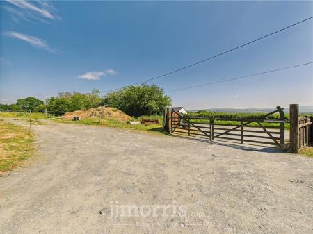CAM05297G0-PR0050-STILL048.jpg