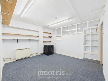 CAM03686G0-PR0263-STILL010.jpg