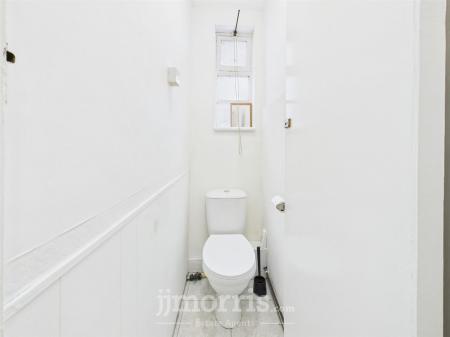 CAM03686G0-PR0263-STILL015.jpg