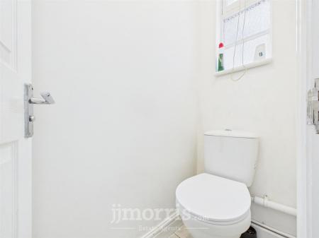 CAM03686G0-PR0263-STILL017.jpg