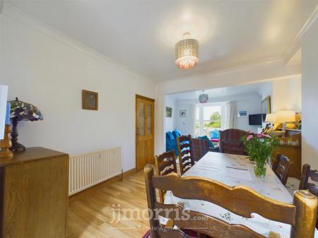 CAM03686G0-PR0158-STILL017.jpg