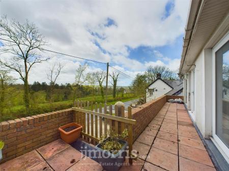 CAM03686G0-PR0033-STILL062.jpg