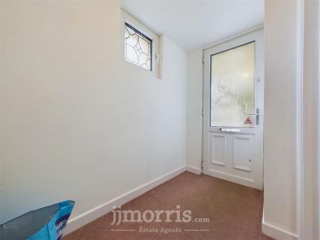 CAM03686G0-PR0033-STILL049.jpg